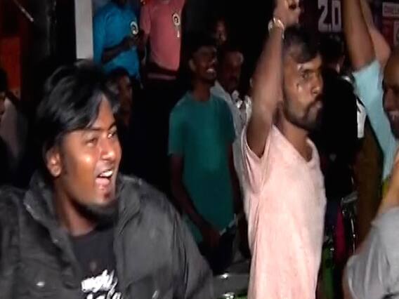 रजनीकांत और अक्षय की फिल्म 2.0 रिलीज, फैंस में दीवानगी का आलम देखिए