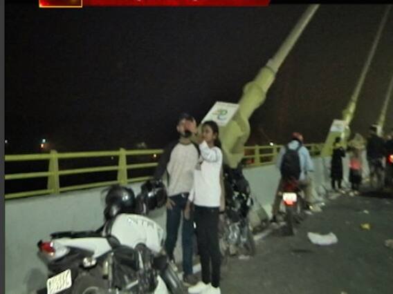 Delhi' Signature Bridge proves fatal for 2 medical students | Sansani