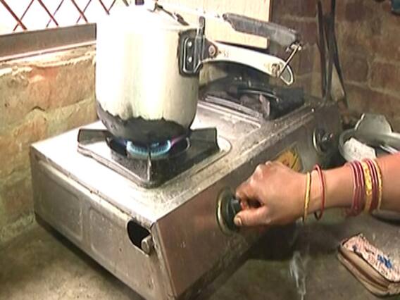 Know how Ujjwala Yojana helped PM win votes along with hearts