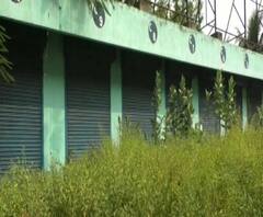 দুর্গাপুরে পুরসভা ৫১টি স্টল তৈরি করলেও চার বছরে হয়নি বণ্টন, ভগ্নদশায় সরকারি সম্পত্তি