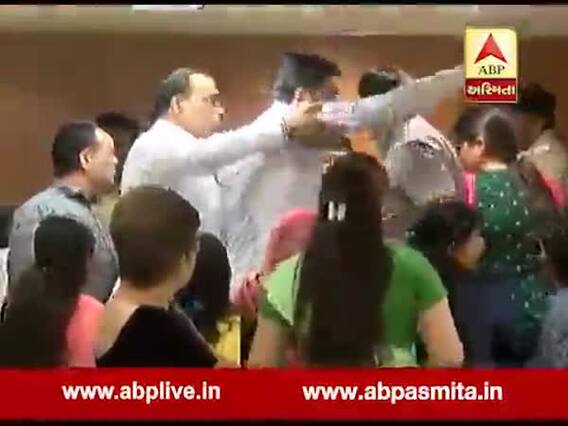 ગાંધીનગરઃ સામાન્ય સભામાં ભાજપ-કોંગ્રેસના કોર્પોરેટરો વચ્ચે તકરાર, જુઓ વીડિયો