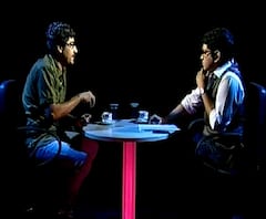 সম্প্রতিকালে নাটক মঞ্চস্থে কতটা সাবধানী, কতটা প্রতিবাদি হতে হয় আর কিভাবেই বা সমকালীন বিষয় তুলে ধরা যায়?এইরকম আরও প্রশ্নের উত্তর নিয়ে এবিপি আনন্দের মুখোমুখি কৌশিক সেন।