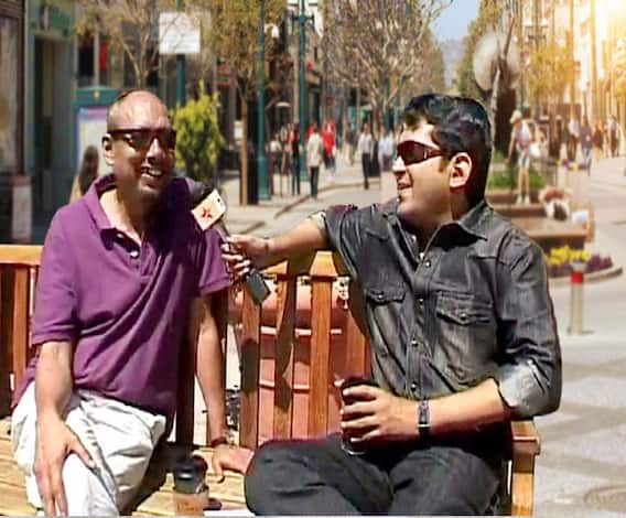 অভিনেতা অঞ্জন, গায়ক অঞ্জন না কি পরিচালক অঞ্জন। কাকে এগিয়ে রাখবেন তিনি? লস অ্যাঞ্জেলেসের পথে একান্ত আলাপচারিতায় অঞ্জন দত্ত সঙ্গে নীল।