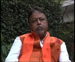 পদোন্নতি আটকানোর হুমকি দেওয়ার অভিযোগ, মুকুল রায়ের বিরুদ্ধে পুরুলিয়ার জেলা শাসকের এফআইআর 