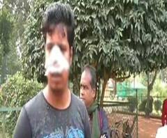 শান্তিনিকেতনে টোটো চালকের বিরুদ্ধে মত্ত অবস্থায় ধারালো অস্ত্র দিয়ে গাইডকে কোপানোর অভিযোগ
