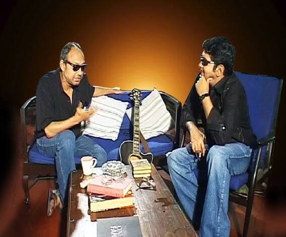 তাঁকে যদি জাতীয় পোশাক নির্বাচন করার দায়িত্ব দেওয়া হত, তবে তিনি কালো শার্ট, নীল জিন্স, কালো সানগ্লাস পছন্দ করতেন, তিনি অঞ্জন দত্ত, কৈশোরের প্রেমের ব্যর্থতা থেকে গোর্খা আন্দোলন, সব বিষয় নিয়ে অকপট অঞ্জন