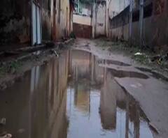 সকাল থেকে ঝাড়গ্রামে ঝিরঝিরে বৃষ্টি, লোকজনের যাতায়াত কম