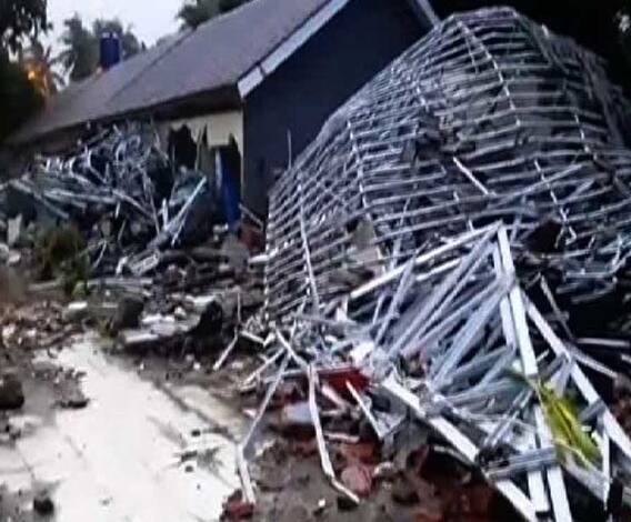 ইন্দোনেশিয়ায় ফের সুনামি-আতঙ্ক, মৃত ১৬৮