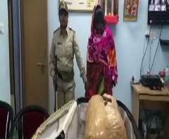 দিল্লিতে মাদক পাচারের আগেই নদিয়ার করিমপুর বাজার এলাকায় হাতেনাতে গ্রেফতার মহিলা পাচারকারী