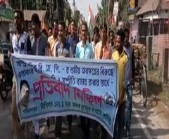 কোচবিহারে রথযাত্রার পাল্টা বাঁশ নিয়ে মিছিল তৃণমূলের, বার লাইব্রেরিতে গিয়ে সমালোচিত কৈলাস
