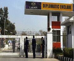 পাকিস্তানে কর্মরত ভারতীয় কূটনীতিকদের হয়রানি