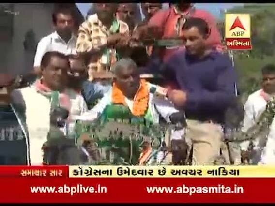 જસદણઃ કોંગ્રેસ ઉમેદવાર નાકિયાએ છકડો ચલાવી કર્યો ચૂંટણી પ્રચાર, જુઓ વીડિયો