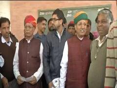Arjun Meghwal waits for more than an hour in queue to cast vote | Rajasthan Elections