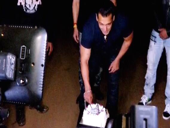 53 के हुए 'दबंग', बर्थडे पर मां ने सलमान से जानिए क्या मांगा ? देखिए ये खास इंटरव्यू