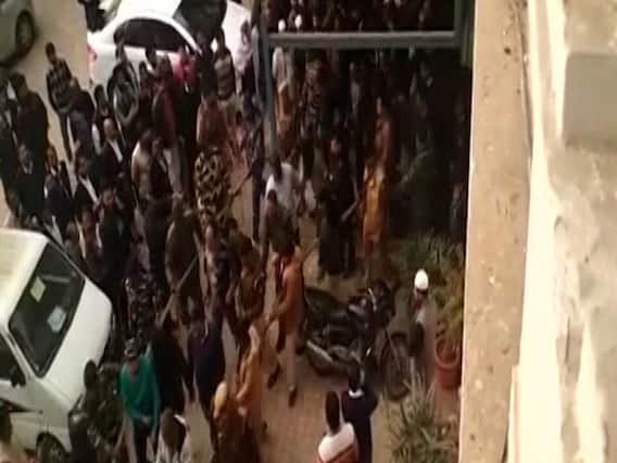 Exclusive: पाकिस्तान में चलता है 'आतंक का कॉल सेंटर', आपके सोशल मीडिया पर है ISI की नजर