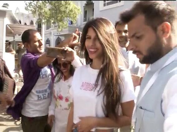 प्रियंका की शादी अटेंड करने जोधपुर पहुंचीं 'क्वांटिको' में उनकी को-स्टार जैस्मिन वालिया