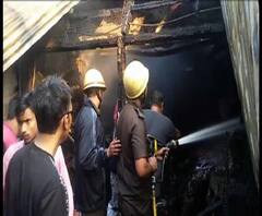 শিলিগুড়ির বিধান মার্কেটের তুলাপট্টিতে বিধ্বংসী আগুন,প্রায় ২৫ লক্ষ টাকার সামগ্রী পুড়ে গিয়েছে, দাবি ব্যবসায়ীদের