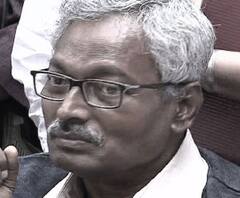 বাম সরকারের শিল্পমন্ত্রী নিরুপম সেনের চেষ্টাকে প্রতিহত করেছিল জমি আন্দোলন, যা নিয়ে আজও দ্বিধাবিভক্ত সিঙ্গুর