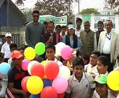 সম্বরণ বন্দ্যোপাধ্যয়ের অ্যাকাডেমিতে ক্রিকেটারদের চক্ষু পরীক্ষা