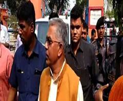  হুগলির হরিপালে বিজেপির রাজ্য সভাপতি দিলীপ ঘোষের সভার বাইরে কালো পতাকা নিয়ে বিক্ষোভ বাইকবাহিনীর