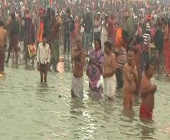 গঙ্গাসাগরে চলছে মকর সংক্রান্তির পুণ্য স্নান