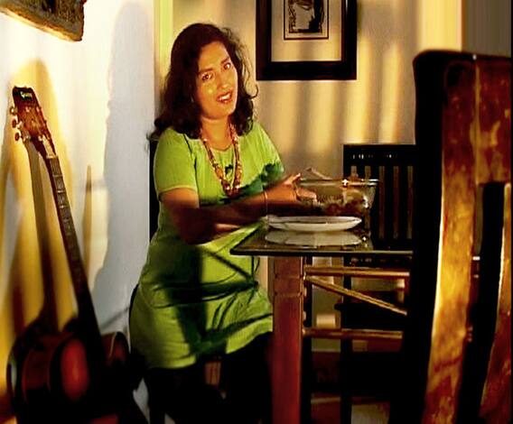 এবিপি আনন্দ সোজা পৌঁছে গেছে নীপবীথির হেঁশেলে, নিজের মনমতো ‘স্যালাড’ তৈরি করে দেখালেন যা নাকি বাচ্চাদের মন জয় করবেই! দেখুন পেটপুজো