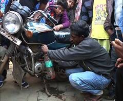 সোনারপুরে পেট্রোল পাম্পে তেলের সঙ্গে জল মিশিয়ে বিক্রির অভিযোগ, বিক্ষোভ স্থানীয়দের