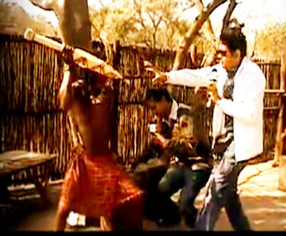 এবিপি আনন্দ পৌঁছে গেছে আফ্রিকার আরও এক ট্র্যাডিশনাল উপজাতি পেডিদের গ্রামে, দেখুন তাদের জীবনযাপন, খাওয়া দাওয়া, ইতিবৃত্তান্ত, দেখুন ‘চলো লেটস গো’