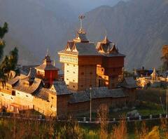 হিমালয়ের নানা শিখরে যেমন মহাদেবের আবাস, তেমন হিমালয়ের নানা প্রান্তে হচ্ছে দেবী শক্তির মন্দির, এমনই এক রাজ্য হিমাচল প্রদেশ, আর সেখানেই সতীর ৫১ পীঠের অন্যতম ভীমাকালীর মন্দির, দেখুন ধর্মকথা