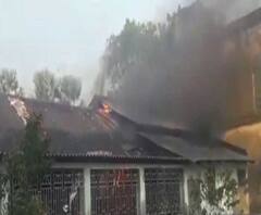 দক্ষিণ ২৪ পরগনার বিষ্ণুপুরে একটি স্কুলে স্বামী বিবেকানন্দের জন্মদিন উপলক্ষে অনুষ্ঠান শেষের পর হঠাৎ আগুন