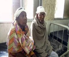 বাবা-মাকে ধারাল অস্ত্রের কোপ, অভিযোগ ছেলের বিরুদ্ধে, পরিবার সূত্রে দাবি, অভিযুক্ত যুবক মানসিক ভারসাম্যহীন
