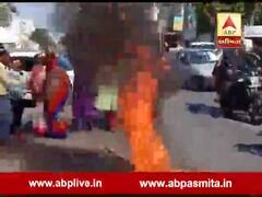 મહિલાઓ પરની અશ્લીલ કૉમેન્ટને લઇને વડોદરામાં પણ હાર્દિક પંડ્યાનો વિરોધ, મહિલાઓએ પુતળુ સળગાવ્યુ, જુઓ વીડિયો 