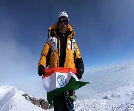 মাউন্ট সিডলের চুড়ায় জাতীয় সংগীত সত্যরূপ সিদ্ধান্তের, সপ্তশৃঙ্গর পর সাত আগ্নেয়গিরি জয়ের ইতিহাস রচনা করেছেন বাঙালি পর্বতারোহী