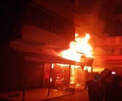 উত্তর ২৪ পরগনার বনগাঁ থানার ট্যাংরা কলোনি বাজারে দোকানে আগুন, ভস্মীভূত ২টি দোকান