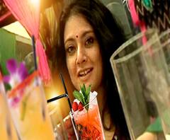 ফ্যাশনের কারিগর বেরিয়ে পড়েছেন খাবারের খোঁজে। অগ্নিমিত্রা পাল পৌঁছে গেছেন রাজস্থানী রেস্তোরাঁয়। চেখে দেখলেন নতুন নতুন সব খাবার