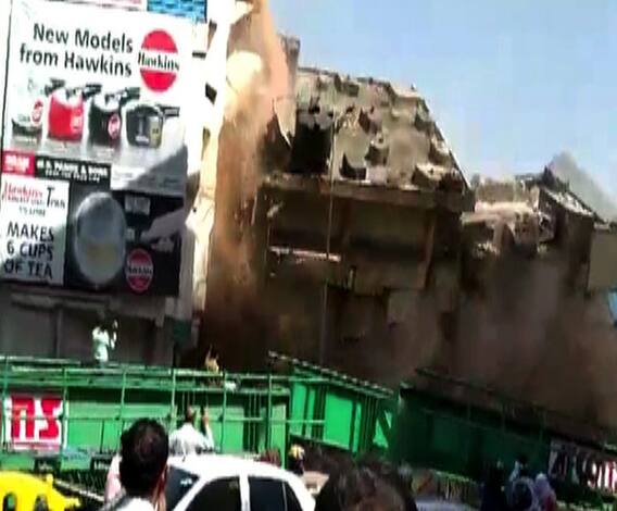 VIDEO | अनधिकृत बांधकामाच्या कारवाईदरम्यान इमारतीचा भाग कोसळला | नागपूर | ब्रेकफास्ट न्यूज | एबीपी माझा