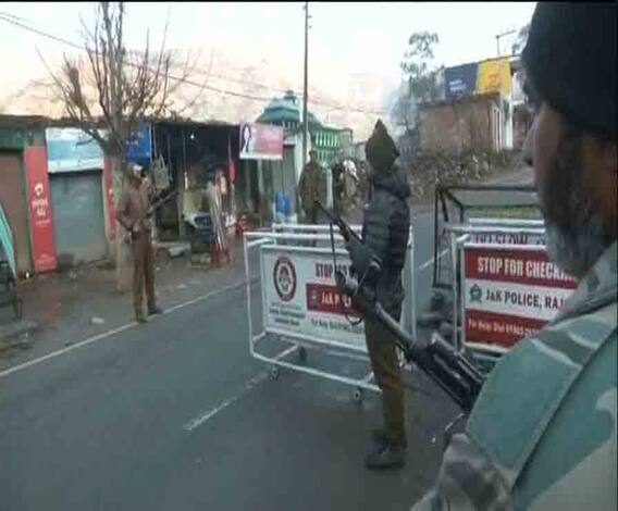 পাকিস্তানে সমস্ত অসামরিক উড়ানে নিষেধাজ্ঞা জারি, দুবাইয়ে আটকে বিলাবল ভুট্টো জারদারি