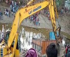 কোচবিহারের তুফানগঞ্জ থানার বালাভূতে পাথরবোঝাই ট্রাক উল্টে আহত ৬ শ্রমিক, ২ জনের অবস্থা আশঙ্কাজনক