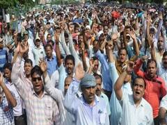 Video: વિધાનસભાનો ઘેરાવ કરવા જતા પરેશ ધાનાણી અને પોલીસ વચ્ચે ઘર્ષણ