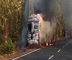 পুলকারে লরির ধাক্কা, জখম ৯ স্কুল পড়ুয়া, ২ জনের অবস্থা আশঙ্কাজনক 