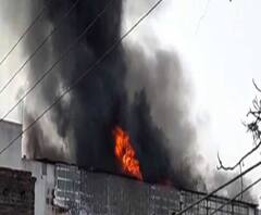 ডানকুনিতে ডিটারজেন্ট তৈরির কারখানায় বিধ্বংসী আগুন