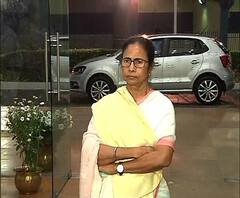 জওয়ানদের রক্ত দিয়ে রাজনীতি চাই না, রাজনীতির প্রয়োজনে যুদ্ধ চাই না, দেশ জানতে চায় এয়ার-স্ট্রাইকে ঠিক কতজন মারা গেছে: মমতা