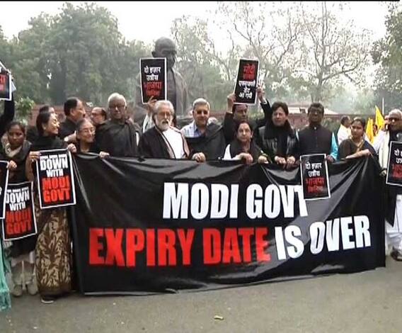 দেশের সংসদীয় গণতান্ত্রিক ব্যবস্থা একেবারে ধূলিসাৎ হয়ে গিয়েছে: সুদীপ