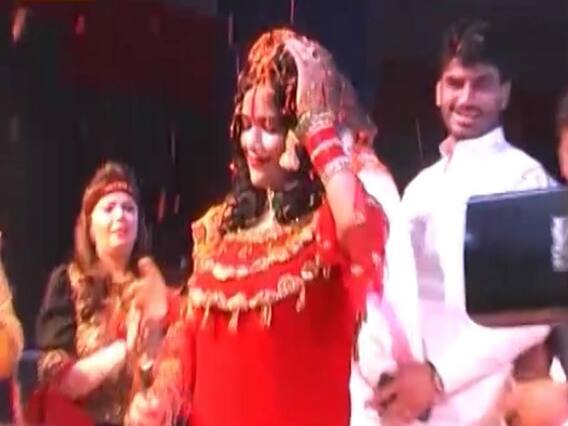 सनसनी: कुंभ मेले में राधे मां की 'नो एंट्री' ! शाही स्नान में राधे मां पर लगा 'प्रतिबंध' !