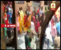 বারাসাত কলেজে বসন্তোৎসবে কলেজ চত্বরে চটুল নাচ-গান, কলেজ চত্বরে এধরনের নাচ-গান করা যায় না বলে দাবি তৃণমূল ছাত্র পরিষদের উত্তর ২৪ পরগনা জেলা সভাপতি বাণীব্রত চক্রবর্তীর 