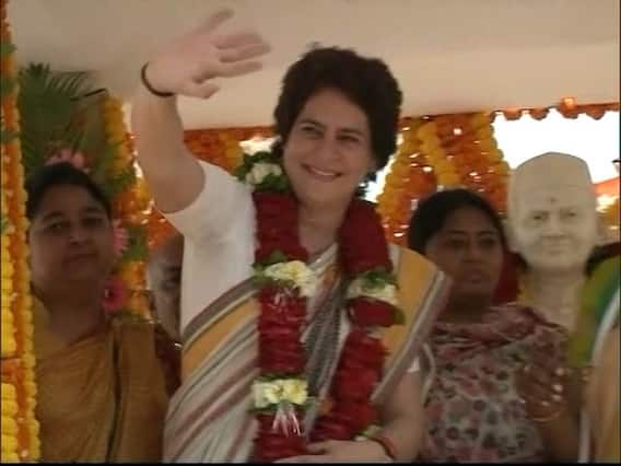 Boat Yatra: Priyanka Gandhi heads for Assi Ghat