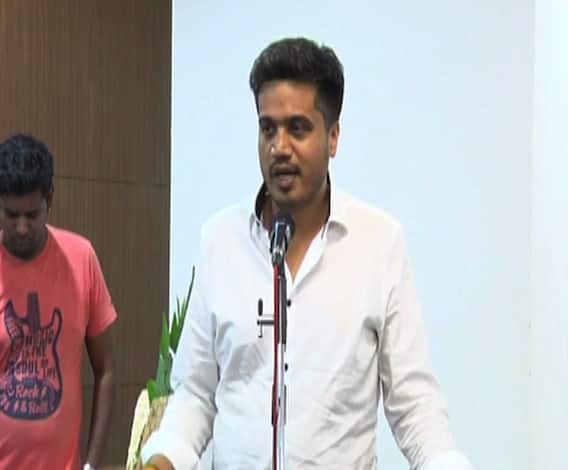 VIDEO | फडणवीस घराणेशाहीबद्दल बोलतात मग त्यांना सुजय विखे, रणजित मोहिते कशाला हवेत? -रोहित पवार | पिंपरी | माईक टेस्टिंग | एबीपी माझा 