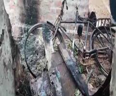 পশ্চিম বর্ধমানের লাউদোহায় বিজেপির বিরুদ্ধে তৃণমূল কর্মীর বাড়িতে আগুন লাগানোর অভিযোগ 