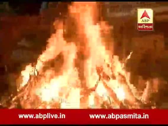 વડોદરામાં હર્ષોઉલ્લાસ સાથે કરવામાં આવ્યું હોળીકા દહન, જુઓ વીડિયો