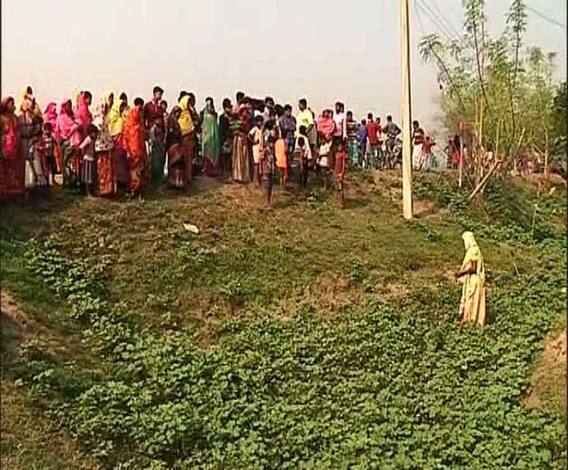 লোকসভা ভোটের আগে মুর্শিদাবাদের ডোমকলে পঞ্চায়েত সমিতির তৃণমূল কর্মাধ্যক্ষকে কুপিয়ে খুন